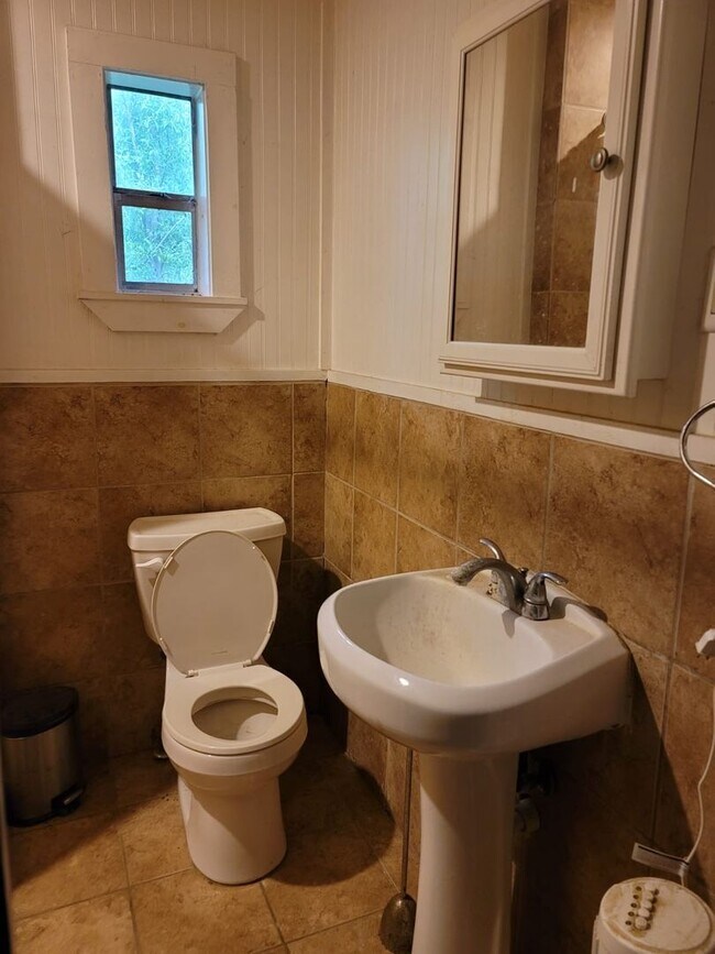 Building Photo - 18327 Blake Manor Rd