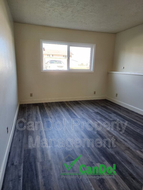 Building Photo - 230 Carol Dr