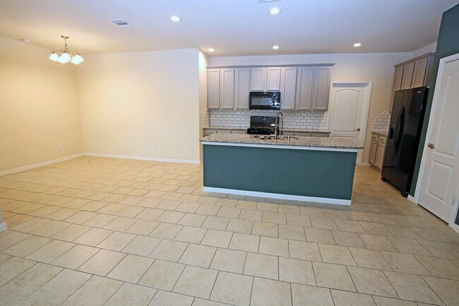 Building Photo - 13346 Pecan Trails Dr