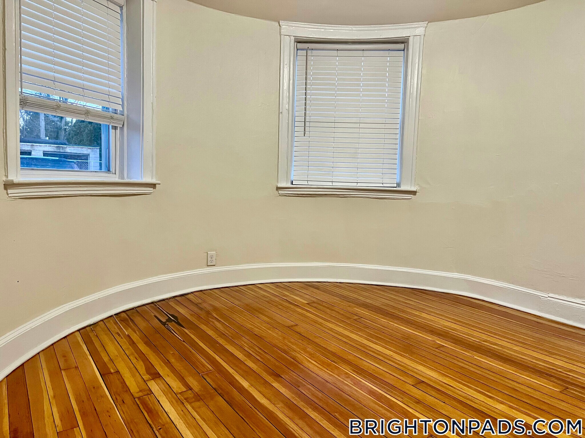 Building Photo - 7 Mt Hood Rd