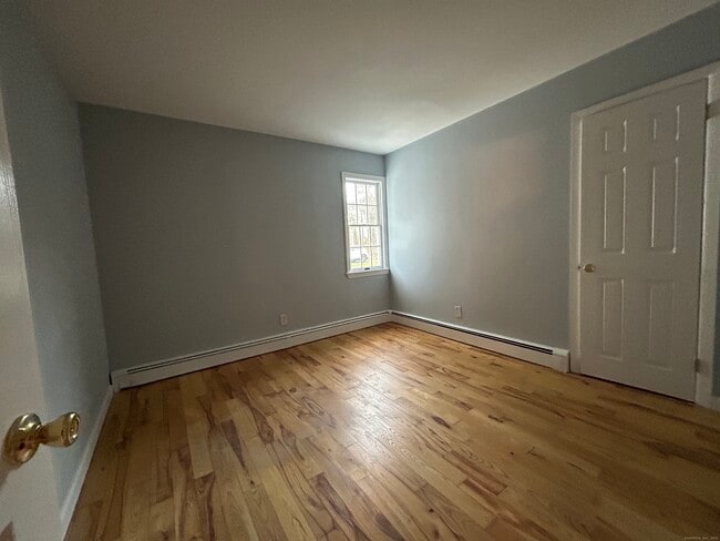 Building Photo - 185 Branchville Rd