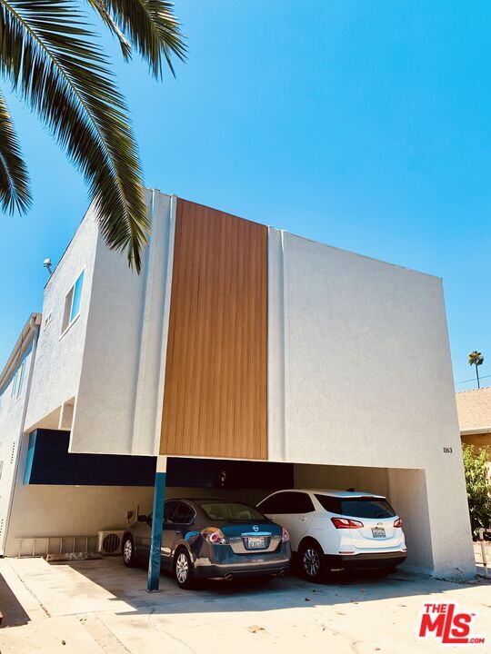 Building Photo - 1163 N Raymond Ave