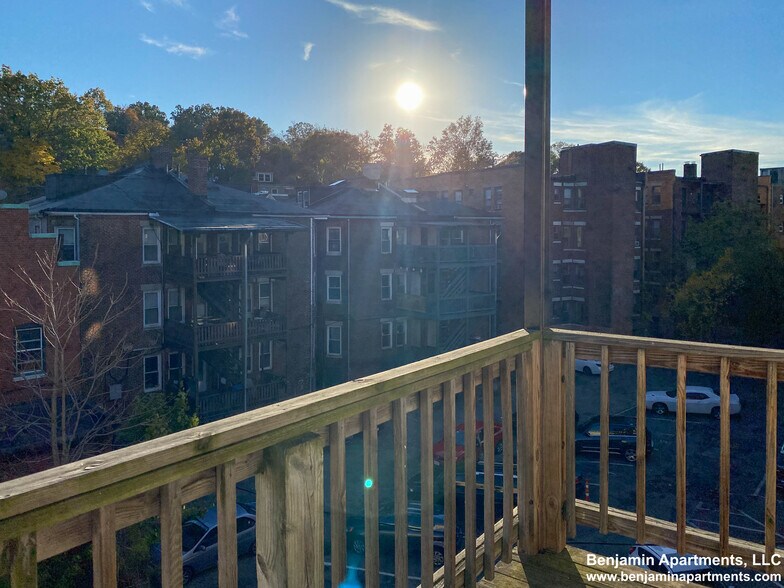 Building Photo - 1583 Beacon St
