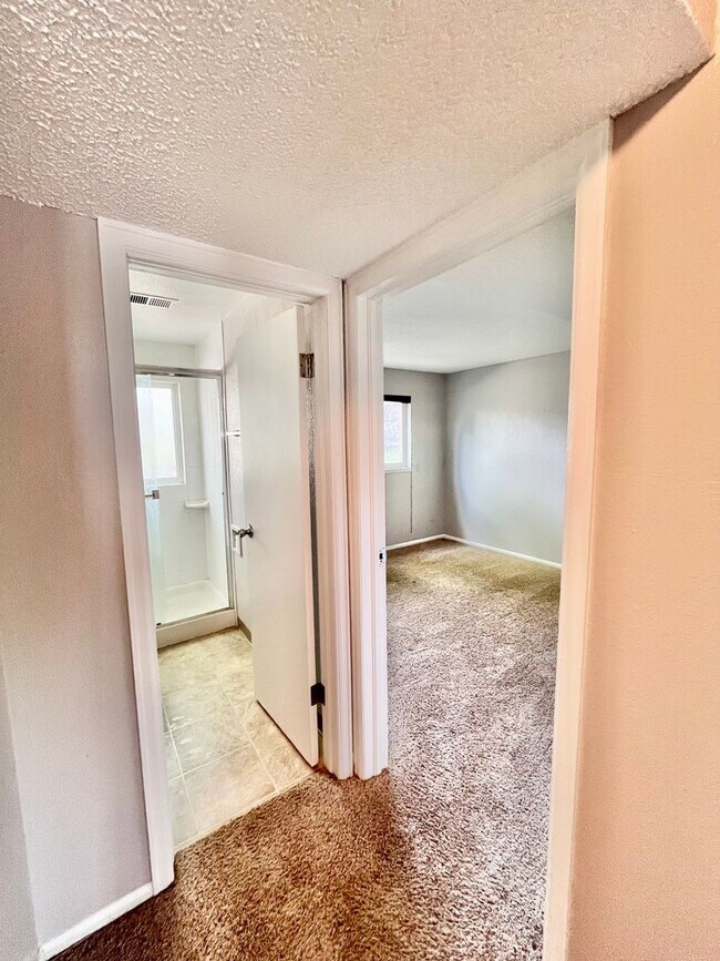 Building Photo - *** MOVE IN SPECIAL 2 WEEKS FREE*** Beautiful 4 bed/ 2 bath Home