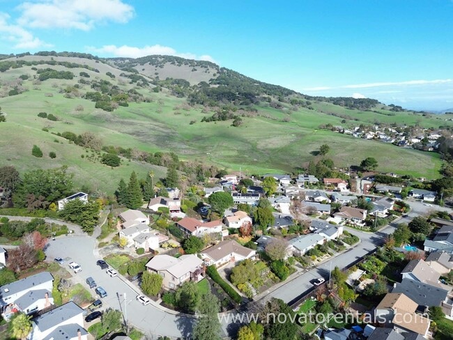 Building Photo - 40 Martinez Ct