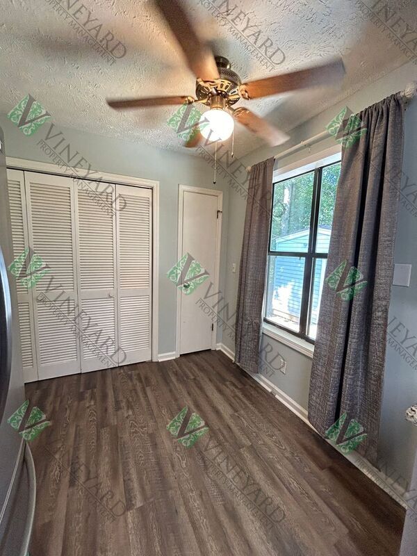 Building Photo - 351 Knollwood Lane