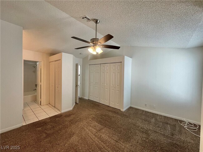 Building Photo - 3241 Symphony Dr