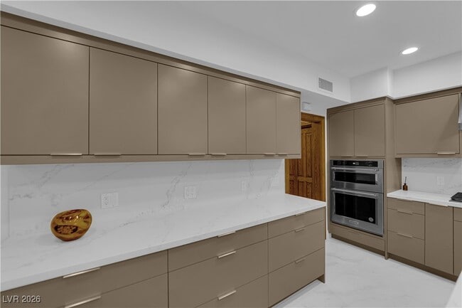 Building Photo - 2513 Wimbledon Dr