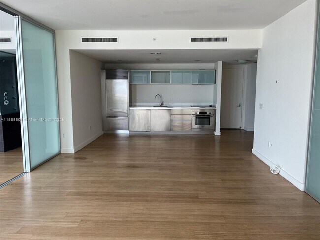 Primary Photo - 1040 Biscayne Blvd