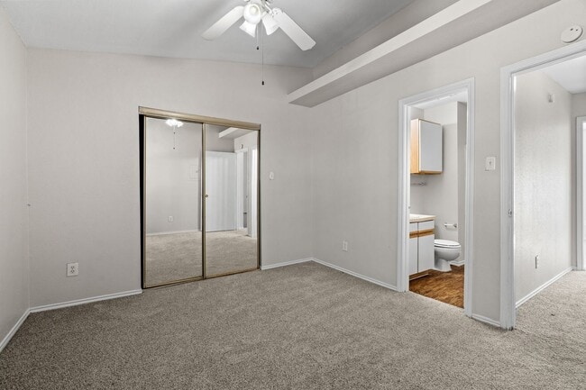 Building Photo - River Crossing ATX - Townhome - 2bd/2.5ba - W/D - Close to Downtown - $1395