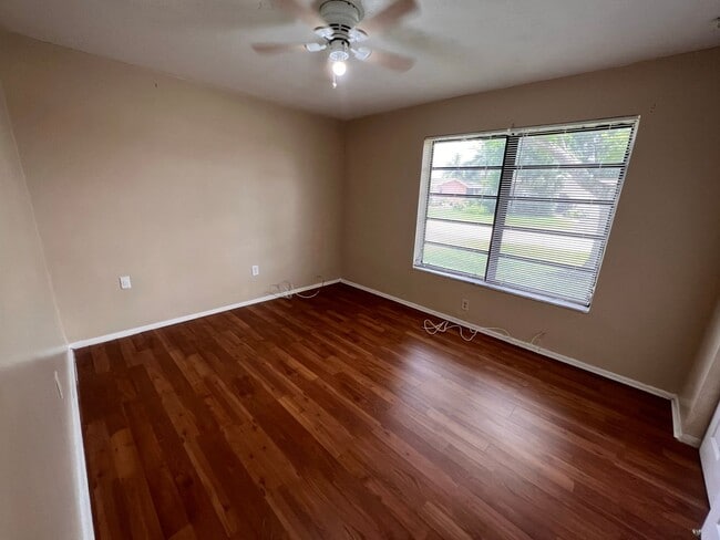 Building Photo - 3/2 Single Family Home in Miramar- Ready f...