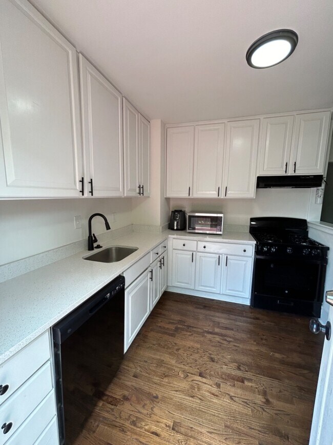 Building Photo - 9407 Colesville Rd