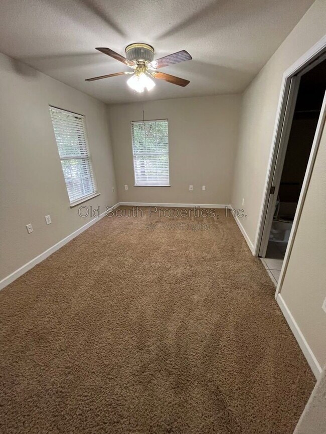 Building Photo - 754 Crooked Oak Dr