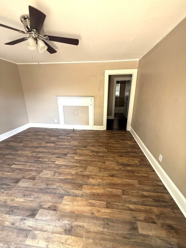 Building Photo - Duplex on Higgs St