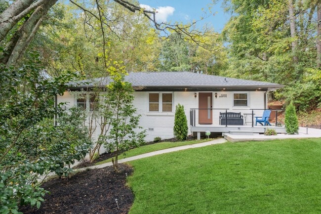 Building Photo - NEW! Fully Furnished Atlanta Oasis - Upsca...