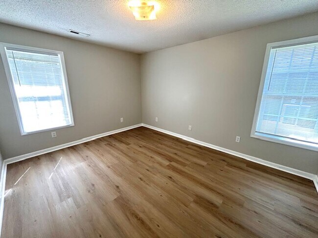 Building Photo - 124 Railroad Ridge Rd