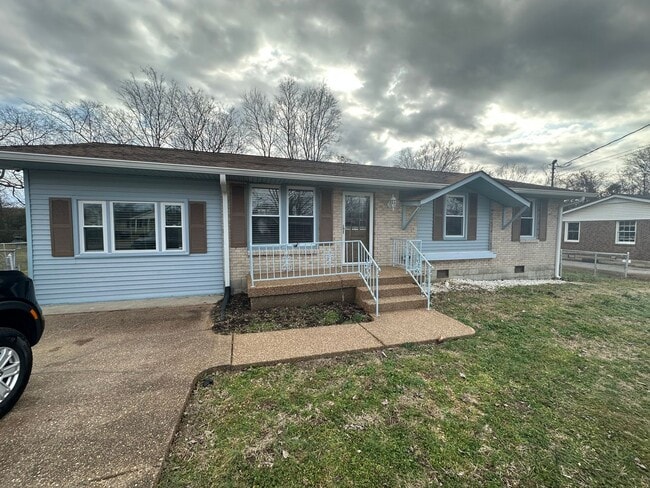 Building Photo - FOR LEASE - 3 bed, 1 bath, 1,218 sqft single-family home in Lebanon!