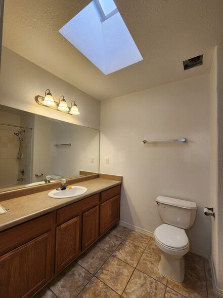 Building Photo - 3968 Sombra Arbol Ct