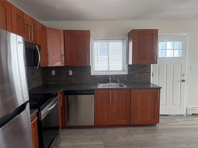 Building Photo - 55 Hickory Rd