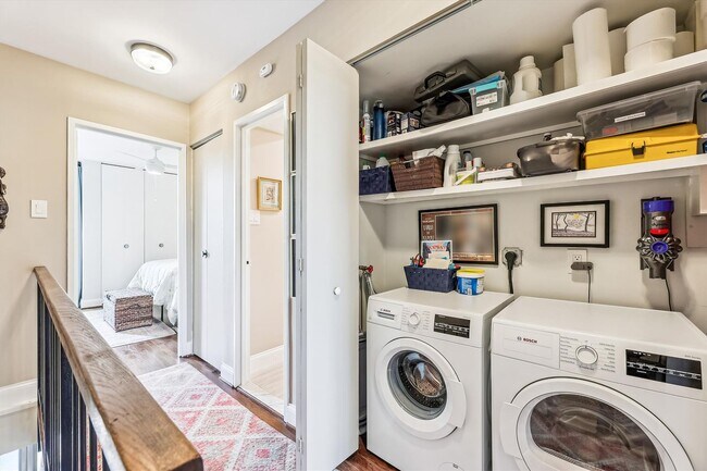 Building Photo - Chic Two-Level Condo in Prime SW Waterfront Location