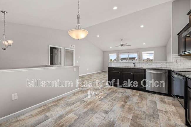 Building Photo - 7158 Primrose Ln