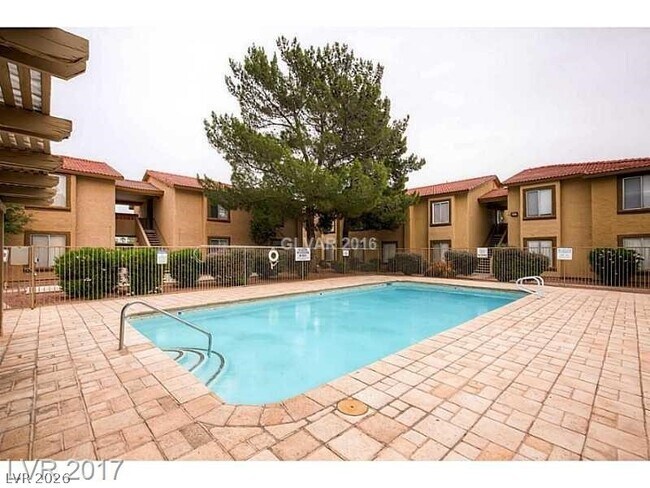 Building Photo - 7200 W Pirates Cove Rd