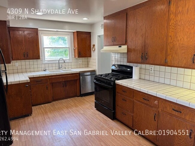 Building Photo - 4309 N Shadydale Ave