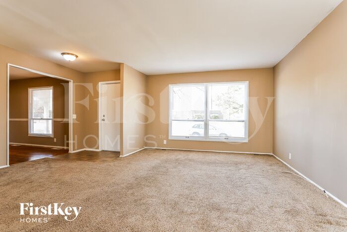 Building Photo - 3250 Churchill Dr