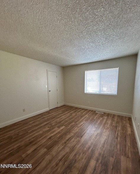 Building Photo - 1410 E 9th St