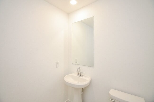 Building Photo - 2708 Pne Blf Dr