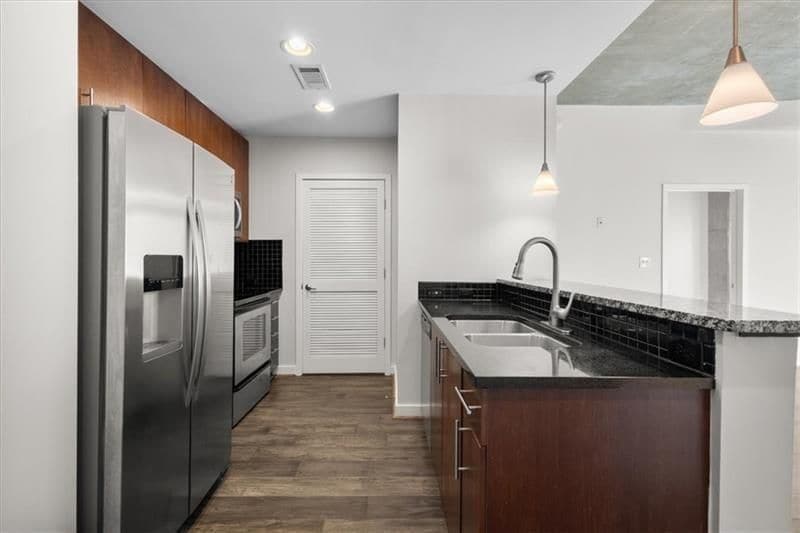 Building Photo - 250 Pharr Rd NE