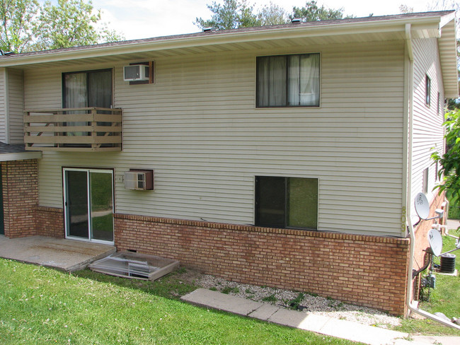 Primary Photo - Lincoln Avenue Apartments