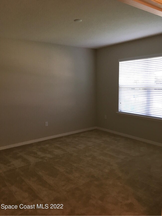 Building Photo - 967 Zambrana St SE