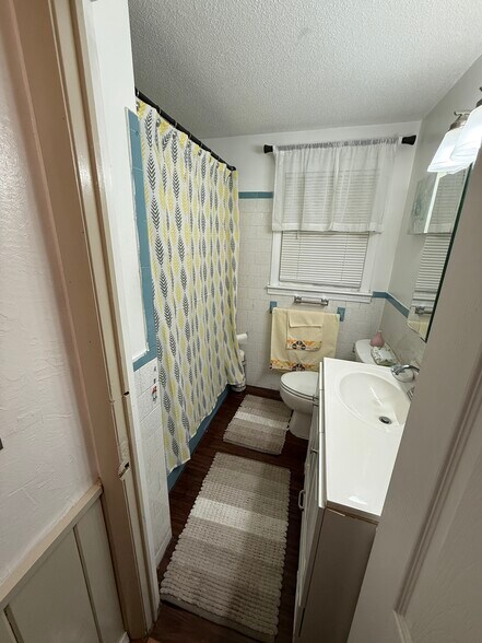 Building Photo - 65 Venus Dr