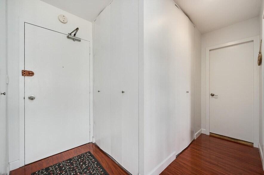 Building Photo - 1360 N Sandburg Ter