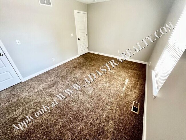 Building Photo - Beautiful Home in Independence-Available in JULY!!