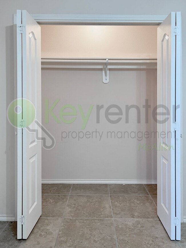 Building Photo - Beautiful 3b /2 bath home in Edinburg