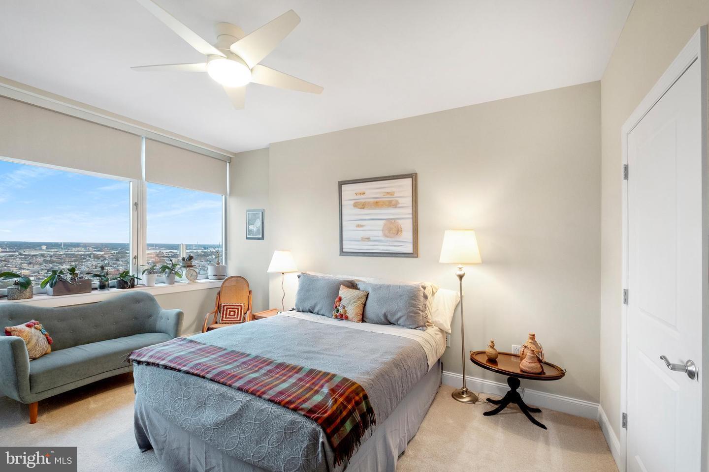 Building Photo - 440 S Broad St