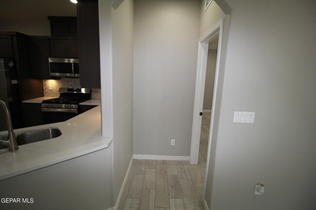 Building Photo - 509 Cedarwood Ave