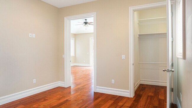 Building Photo - Newly constructed Townhouse Ready To Move-in
