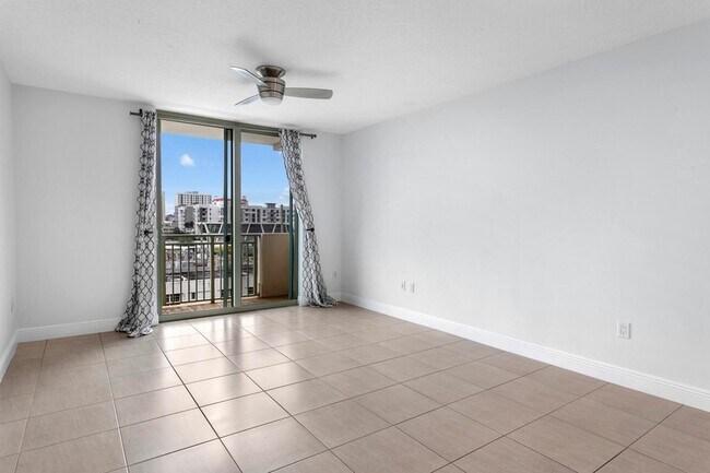 Building Photo - 610 Clematis St