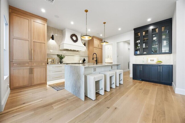 Building Photo - 1129 NW 42nd St