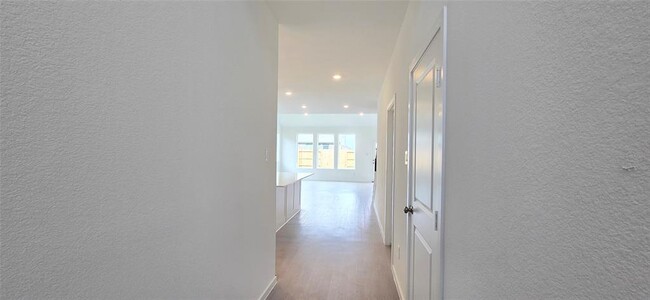 Building Photo - 6319 Seafoam Lake Dr