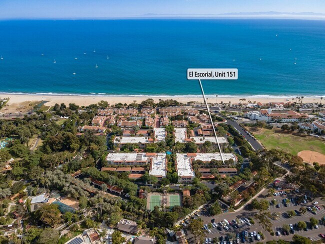 Building Photo - 151 Por La Mar Cir