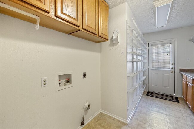 Building Photo - 12416 Deer Falls Dr