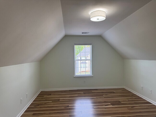 Building Photo - Four Bedroom Home in Curtis Pond