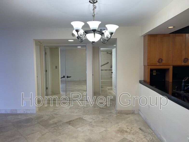 Building Photo - 2413 Bayshore Blvd