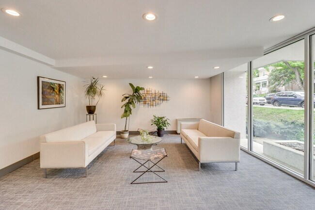 Building Photo - 2710 Macomb St NW