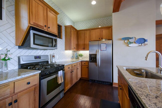 Building Photo - 7221 Trident-SI ID1521782P