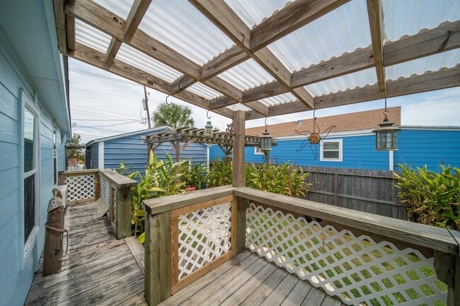 Building Photo - 6317 2nd St